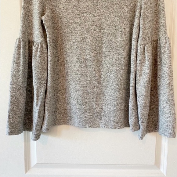 ZARA Gray Bell Sleeve Sweater - Picture 3 of 8